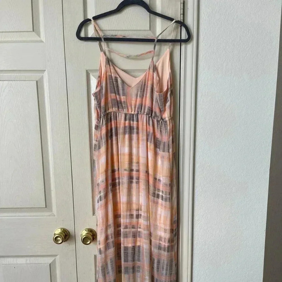NWT Maurices Women's Maxi Dress Size L Pink Plaid Flowy Strapless - Picture 1 of 8